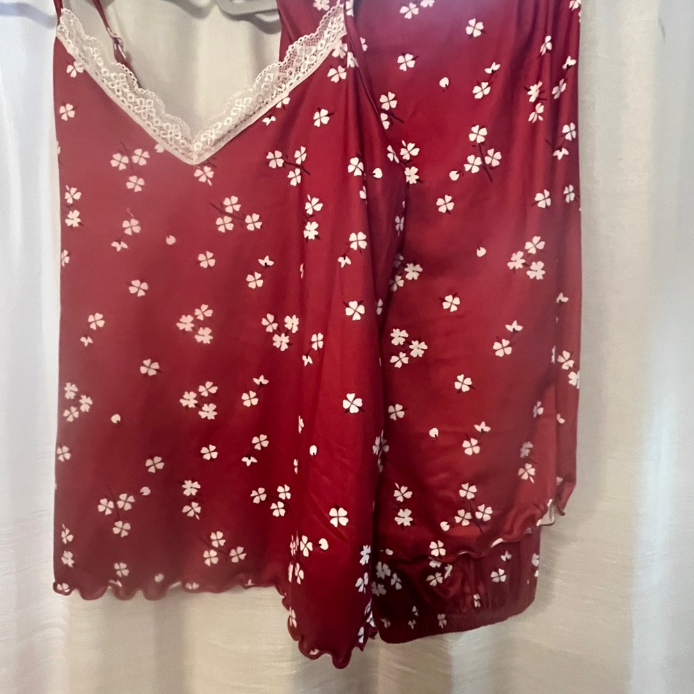 Sleep set . Soft type fabric.soft. Floral Lace Trim Cami & pants.dark Red